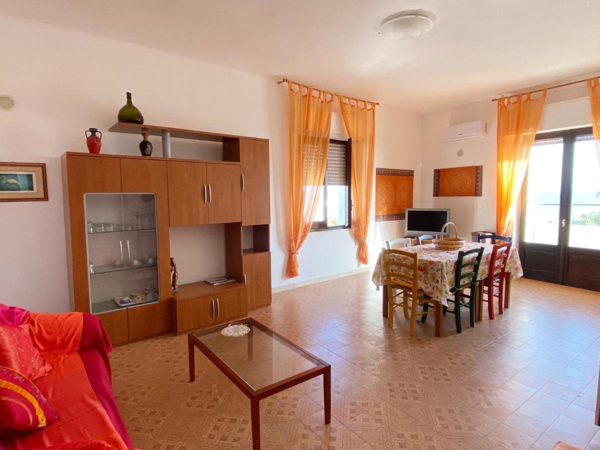 I Fenicotteri - Appartamenti Sul Mare Calasetta Exterior foto